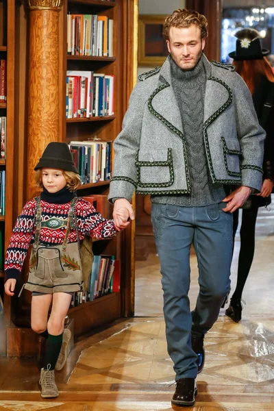 Look 53